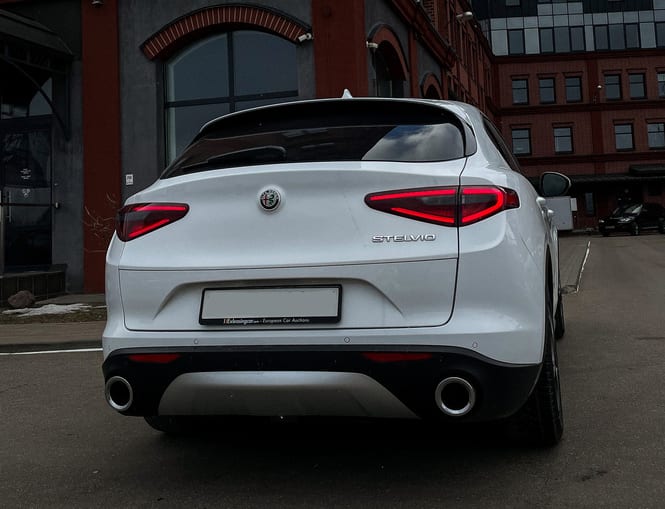 Alfa Romeo Stelvio 2018 — фото 3