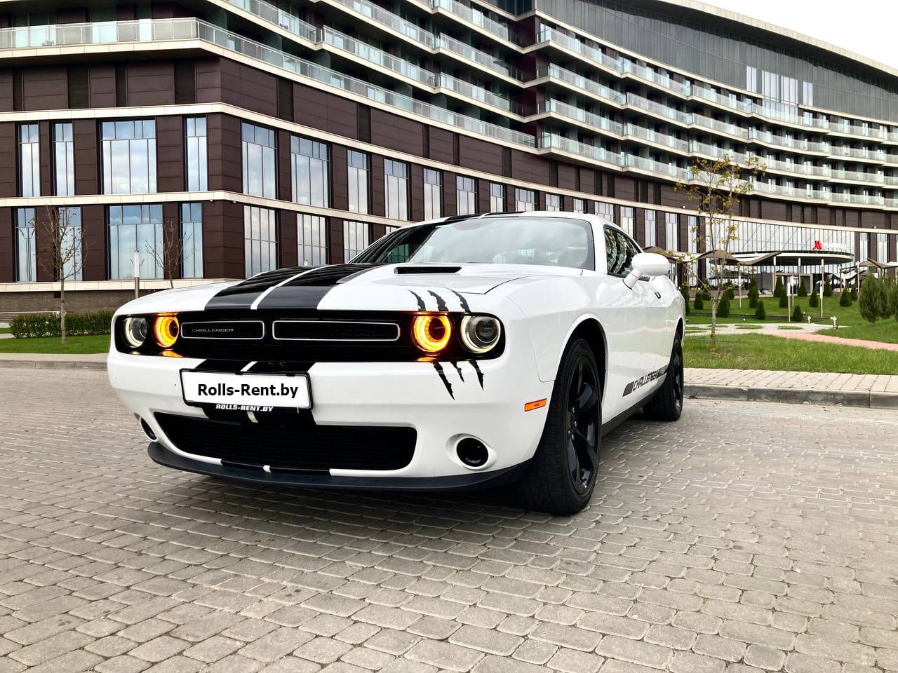 Dodge Challenger — фото 2