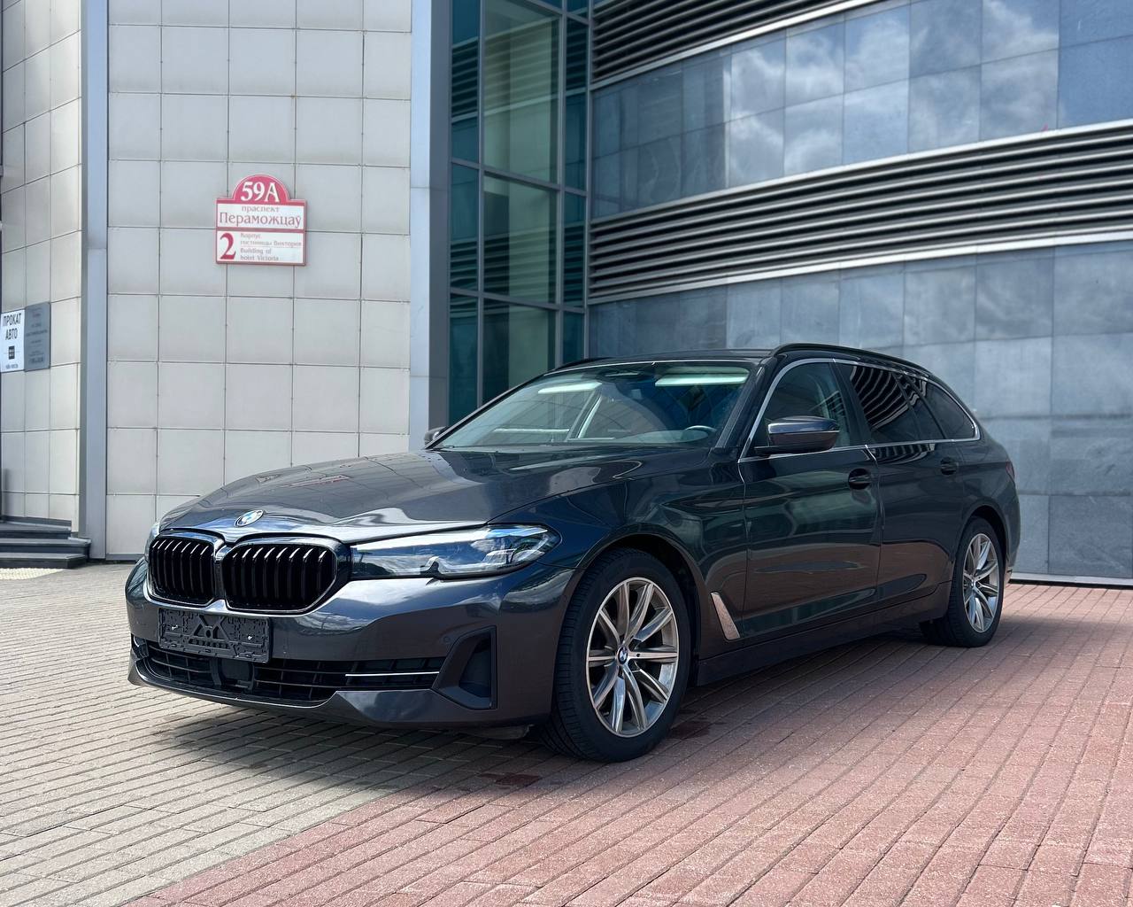 BMW 5 G31 рестайлинг — фото 2
