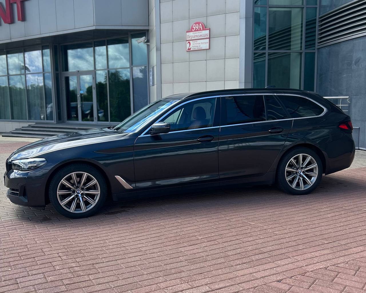 BMW 5 G31 рестайлинг — фото 3