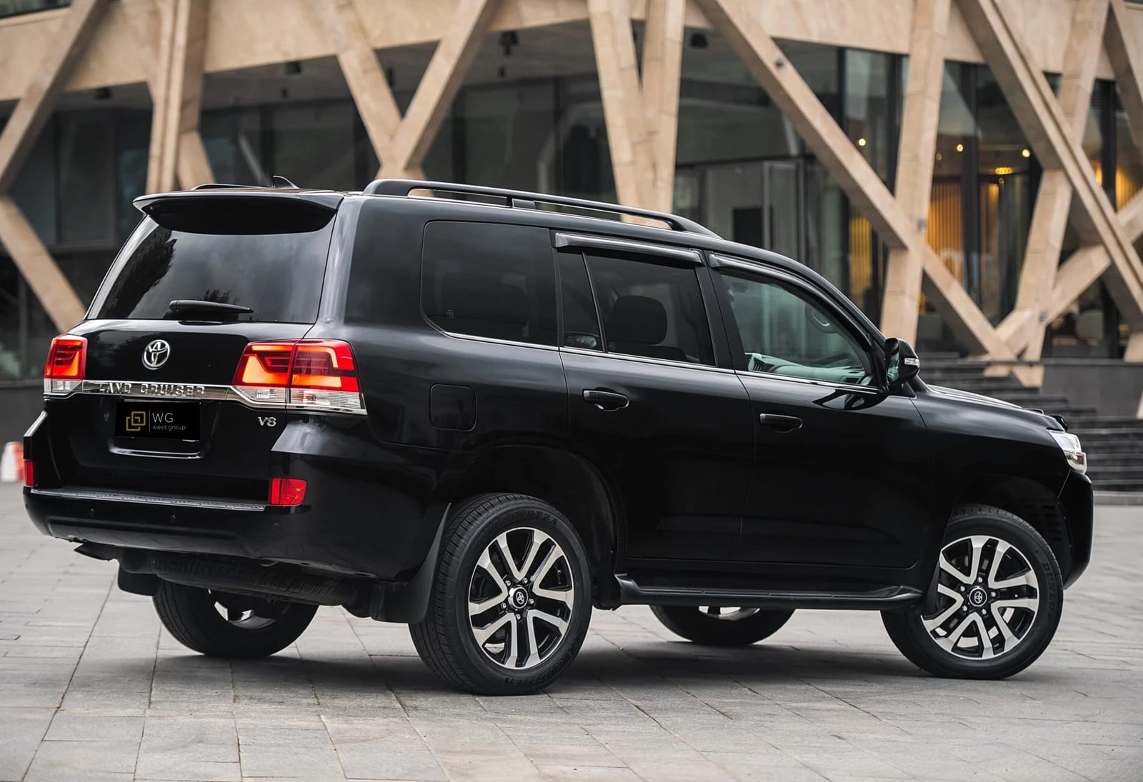 Toyota Land Cruiser J200 2016 года в аренду в Минске