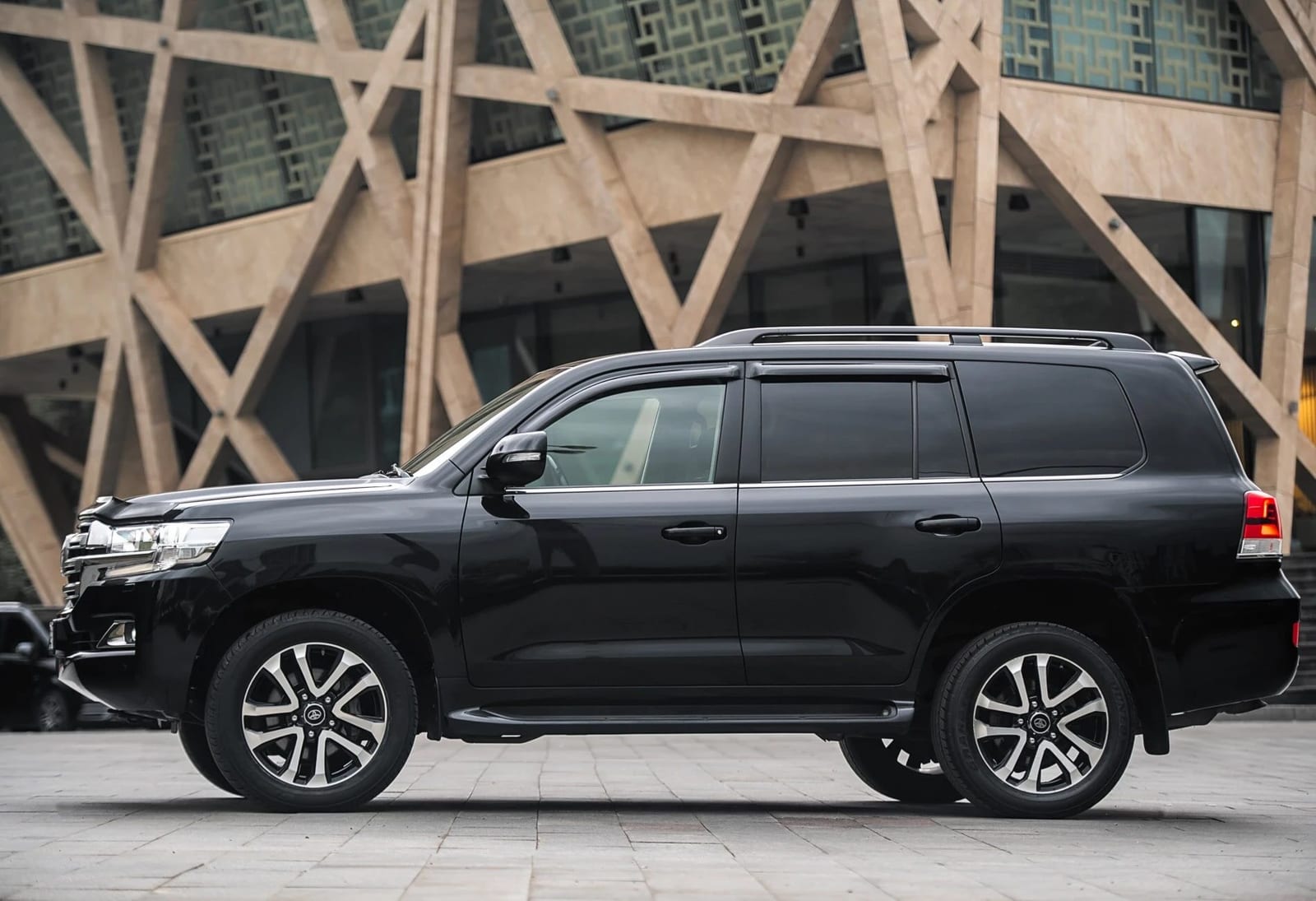 Toyota Land Cruiser J200 2016 года в аренду в Минске