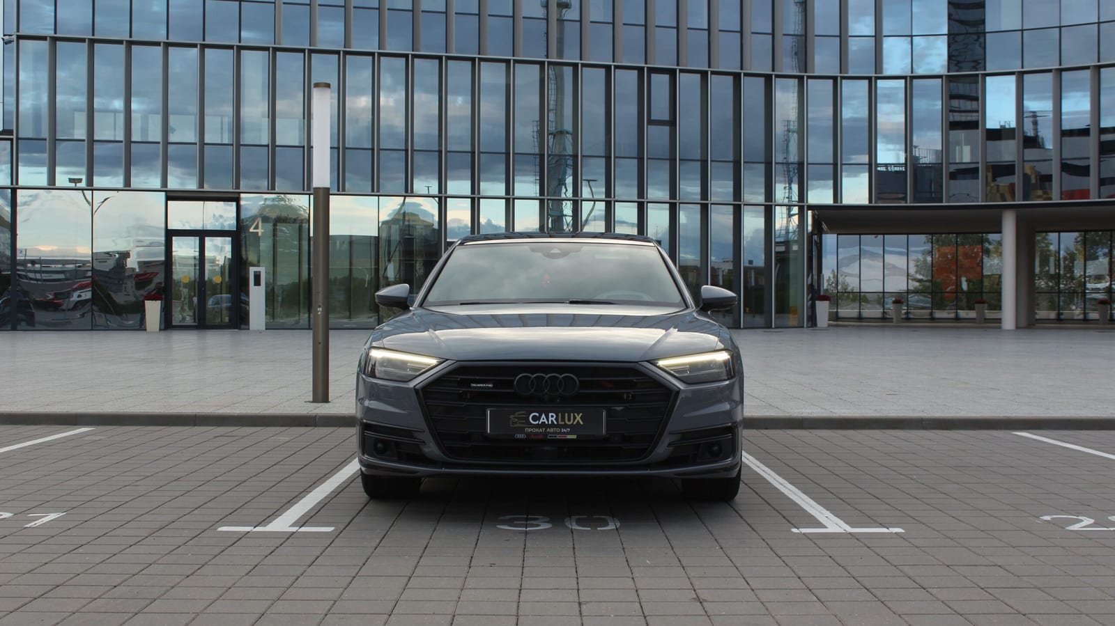 Audi A8 D5 Long в аренду в Минске