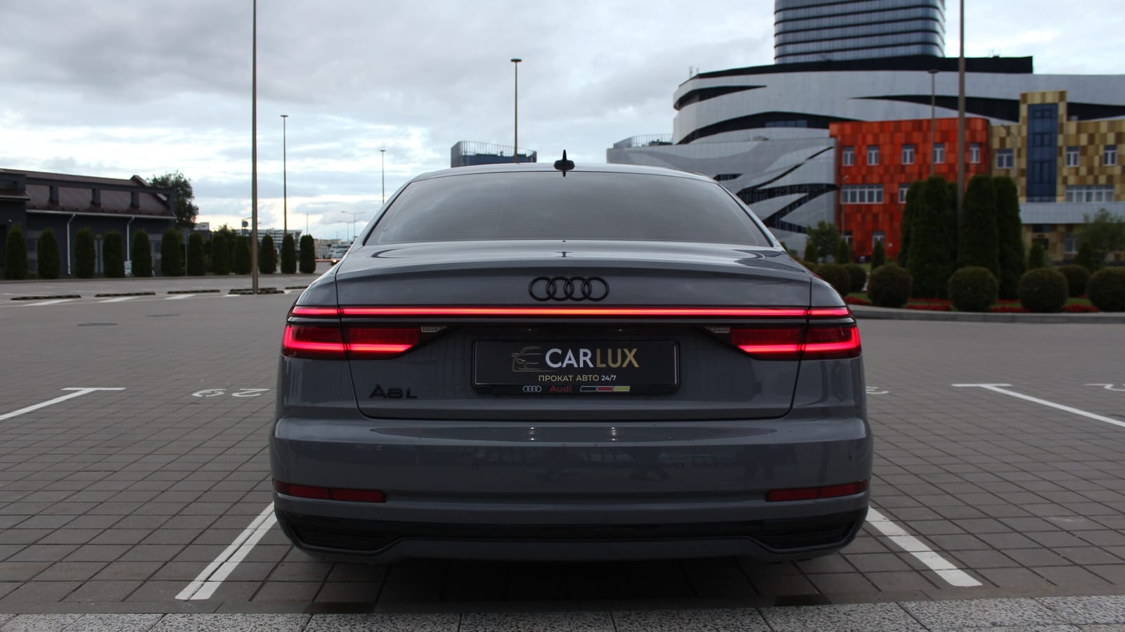 Audi A8 D5 Long в аренду в Минске