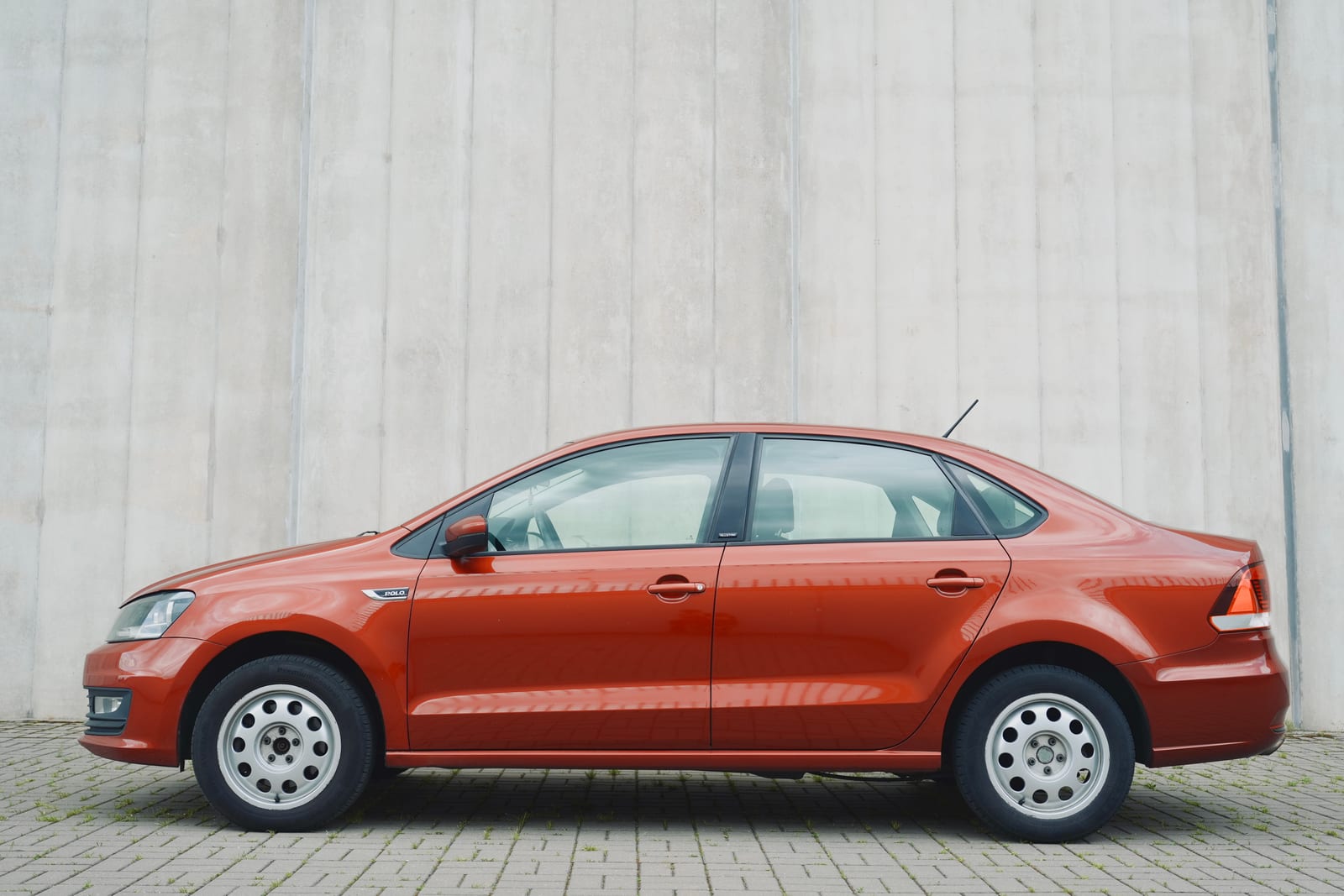 Volkswagen Polo Sedan — фото 2