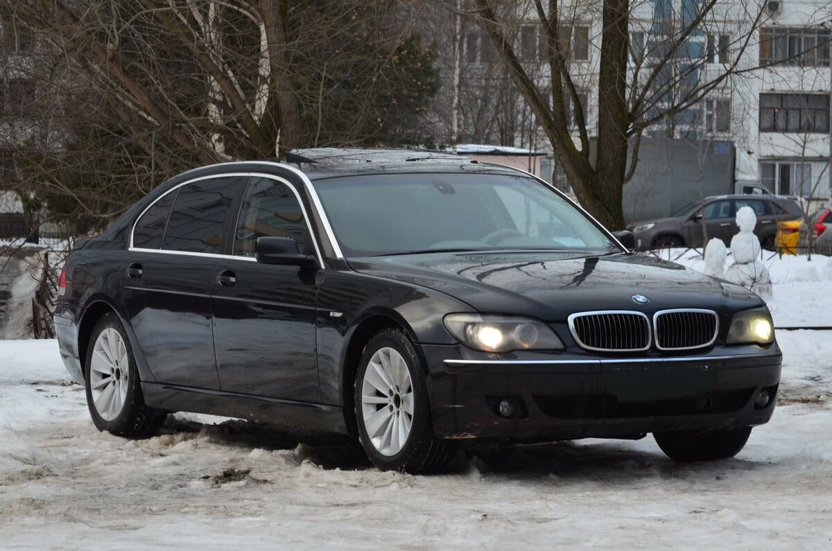 BMW 7 Series (E66) 2007 — аренда от 173 Br/сутки
