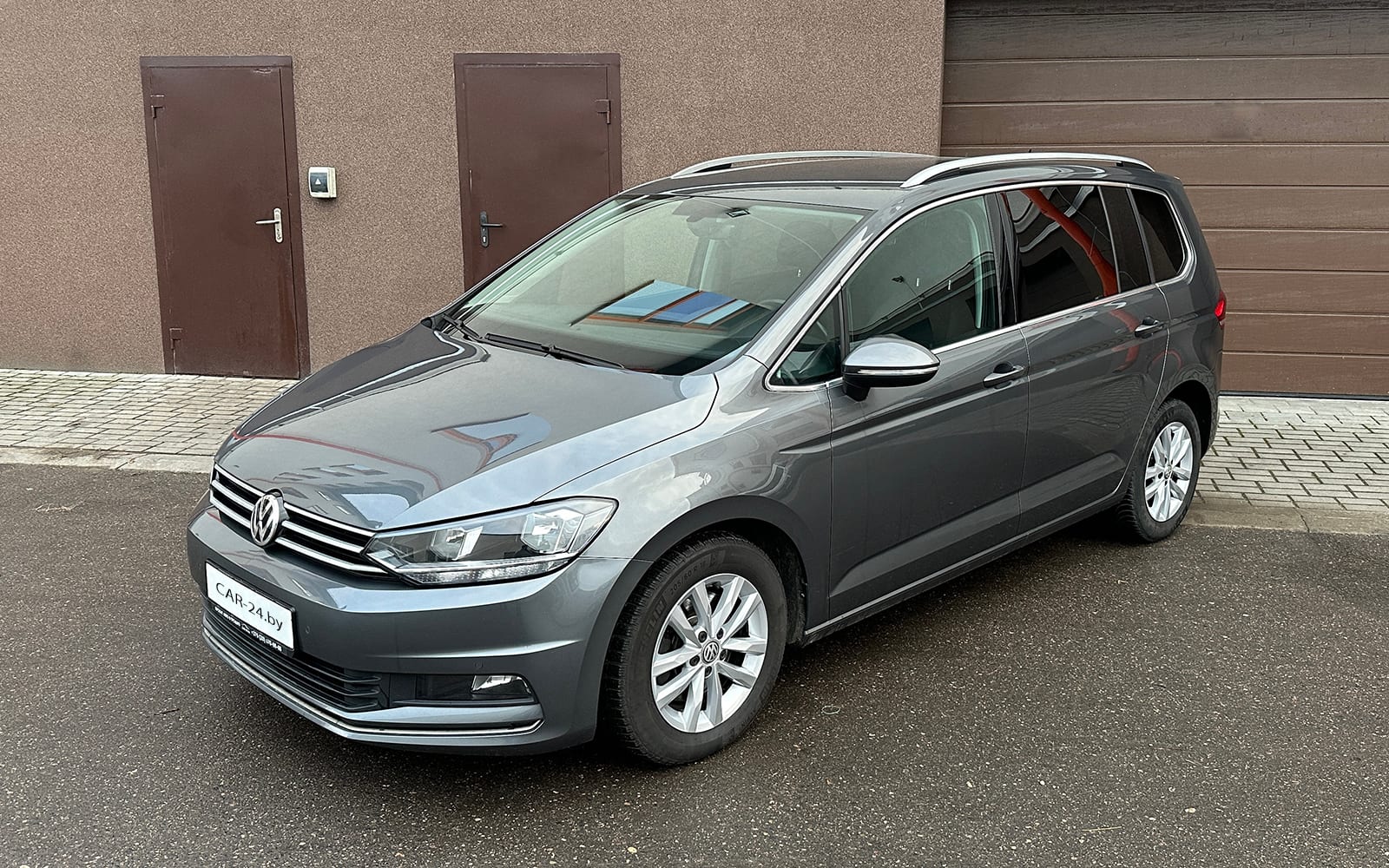 Volkswagen Touran 2019 года в аренду в Гродно