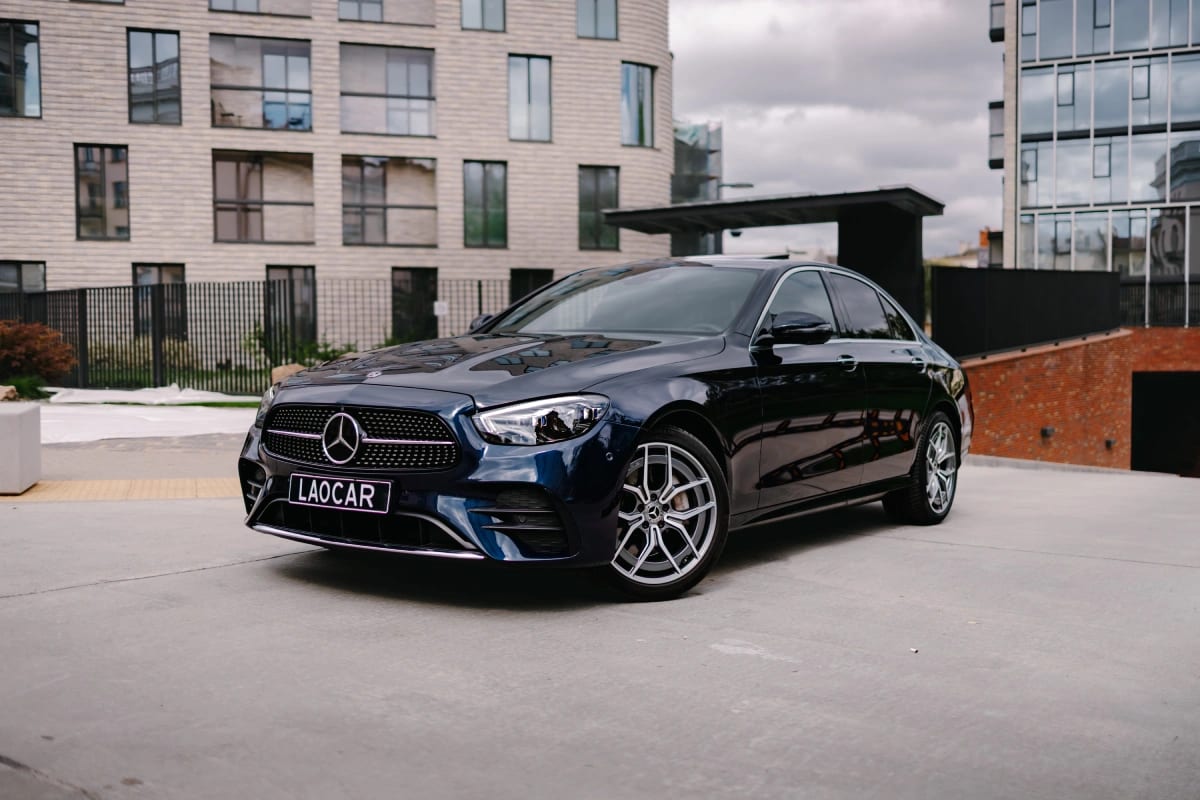 Mercedes E-class 220d в аренду в Минске