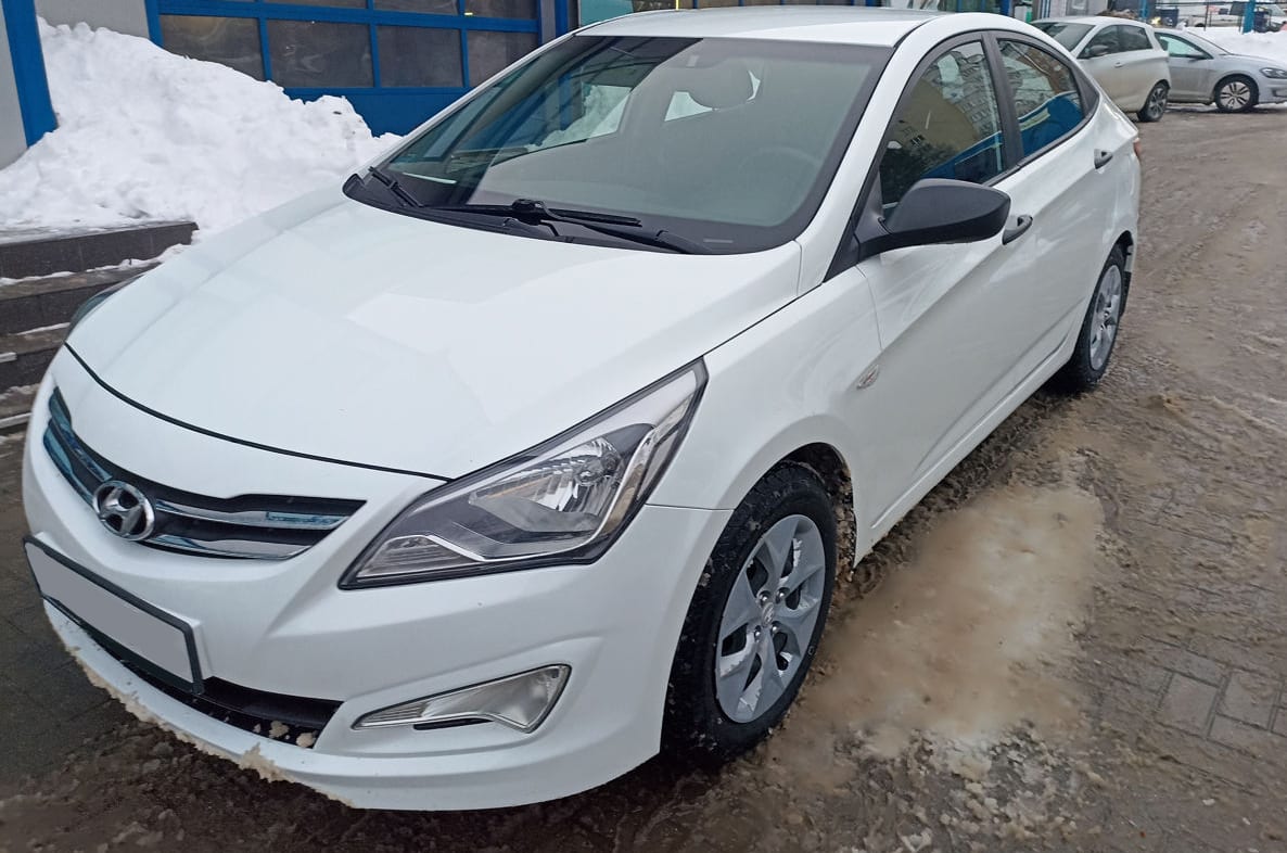 Hyundai Solaris 2016 — аренда от 110 Br/сутки