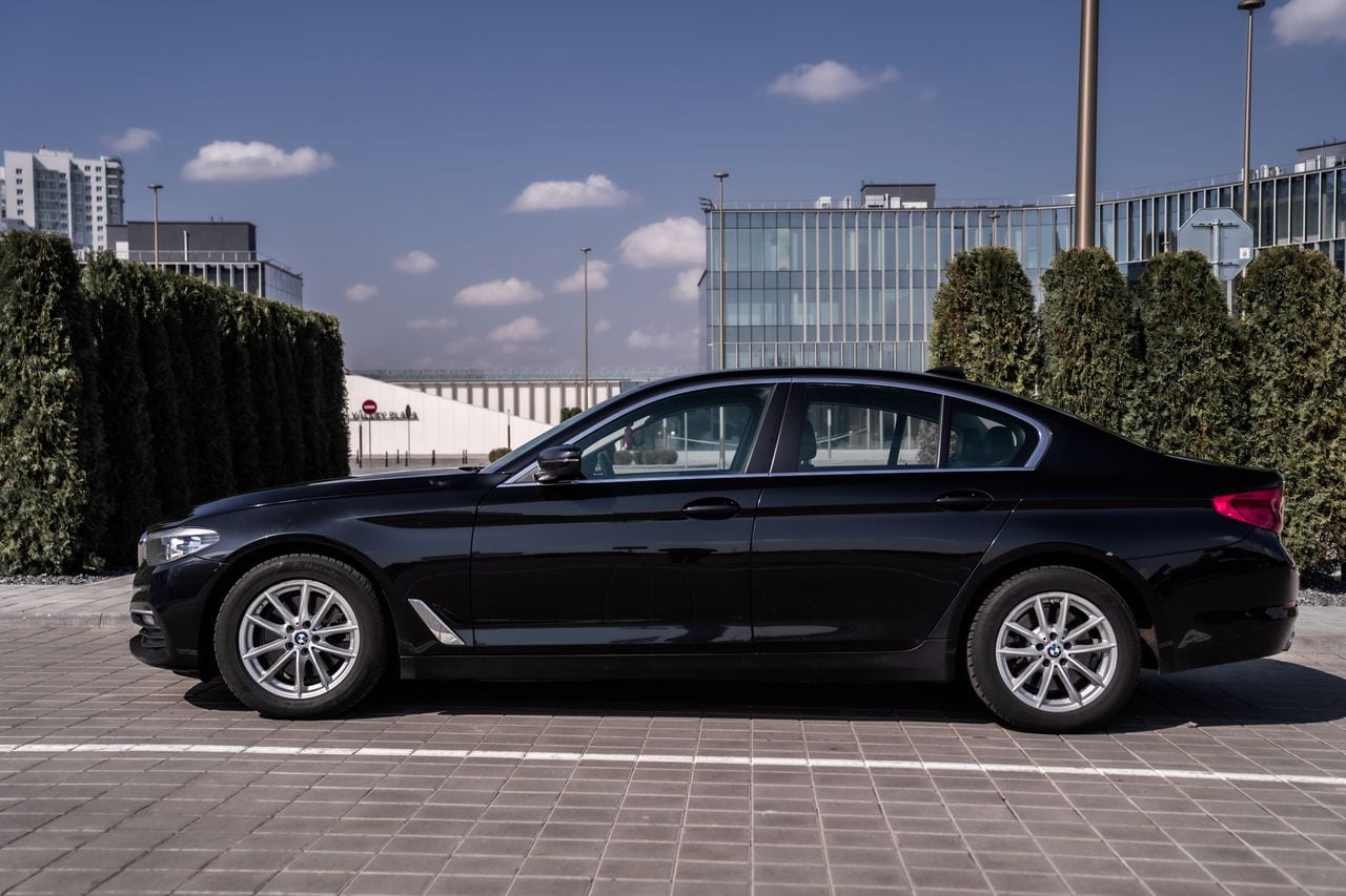 BMW 520d G30 — фото 3