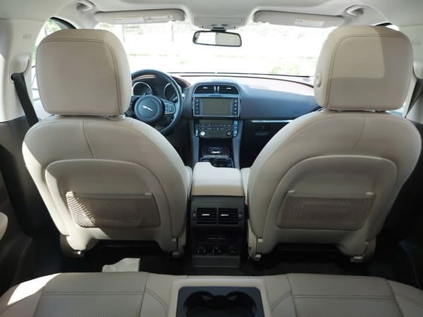 Jaguar F-Pace в аренду в Минске