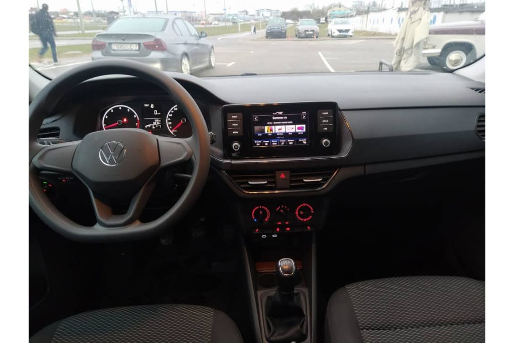 Volkswagen Polo 1.6 в аренду в Минске
