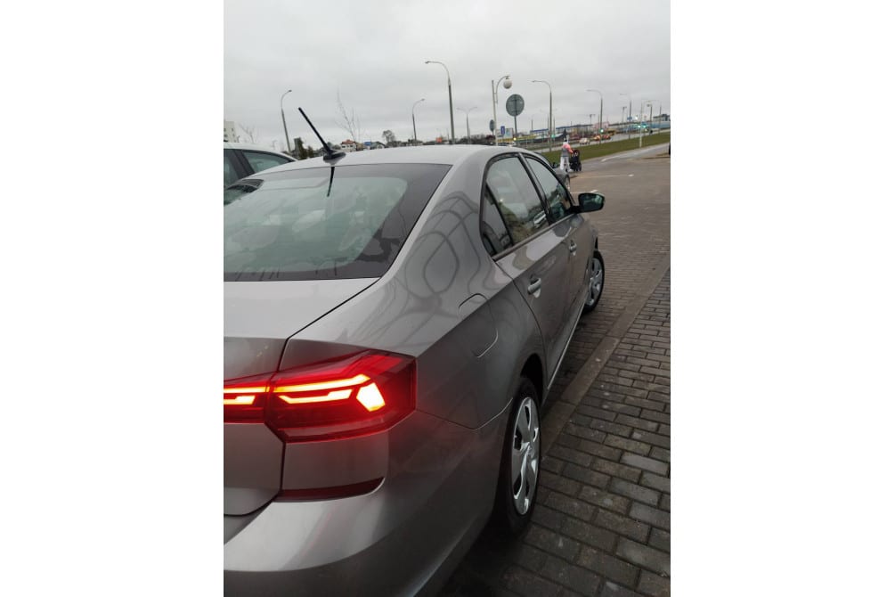 Volkswagen Polo 1.6 в аренду в Минске