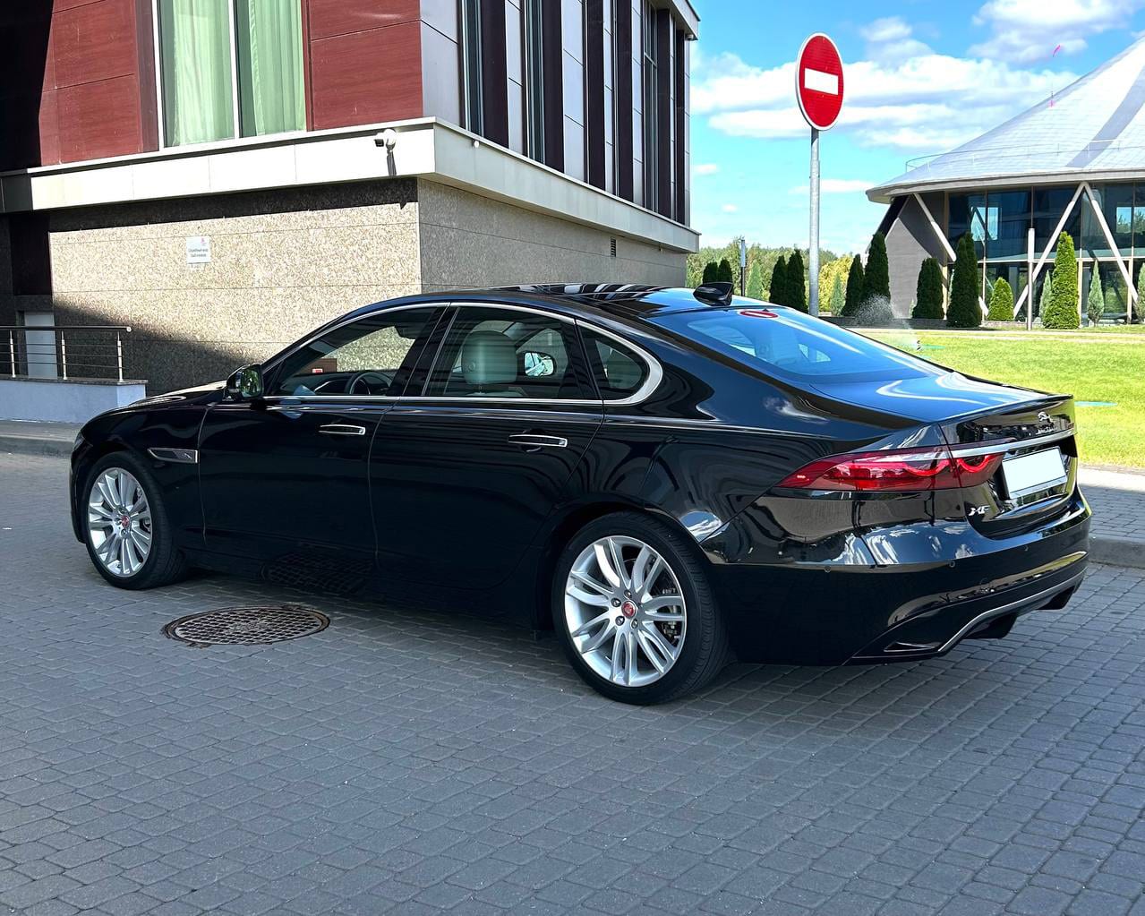 Jaguar XF x260 2021 года в аренду в Минске