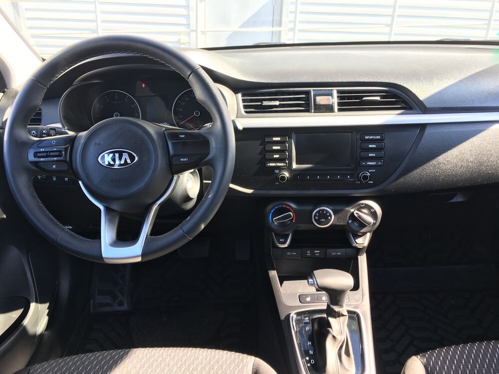 Kia Rio 2019 — фото 3