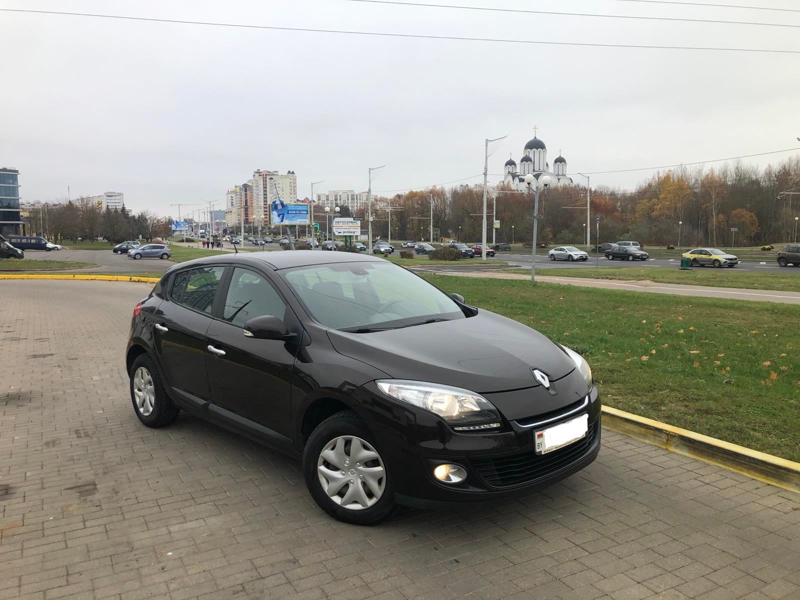 Renault Megane 3 хэтчбек 2014 — аренда от 85 Br/сутки