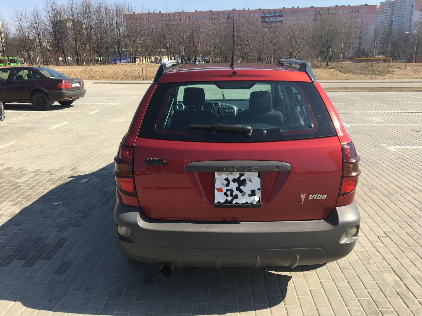 Pontiac Vibe (красный) в аренду в Минске