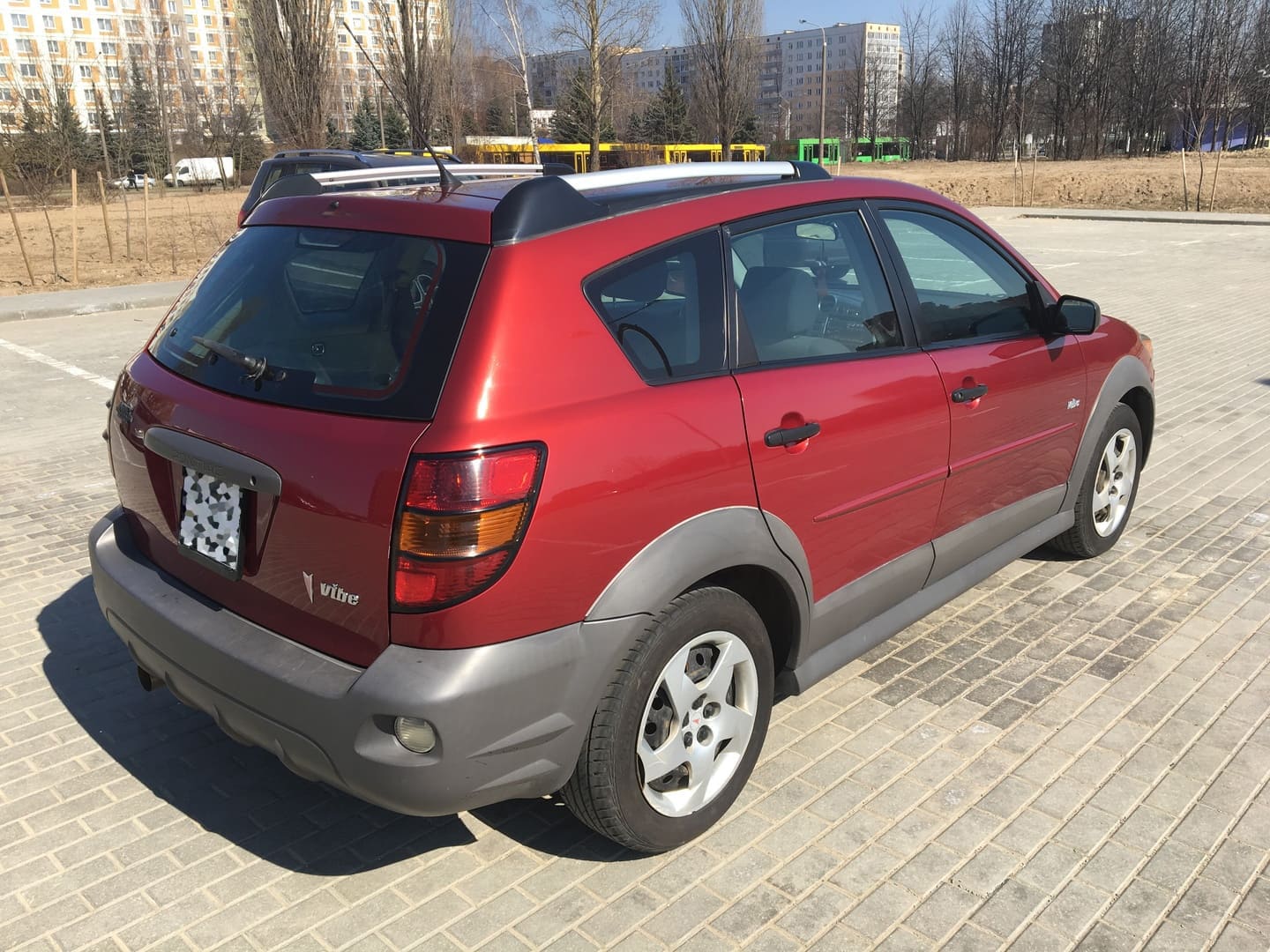 Pontiac Vibe (красный) в аренду в Минске