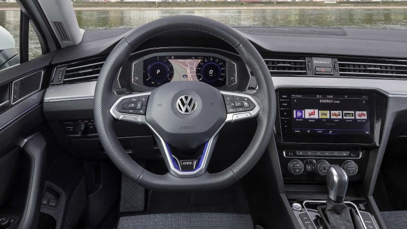 Volkswagen Passat 1.4 TSI Business 2022 — аренда от 285 Br/сутки