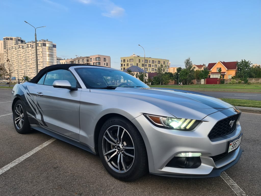 Ford Mustang Cabrio 2019 — фото 2