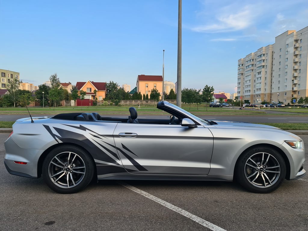 Ford Mustang Cabrio 2019 — фото 3