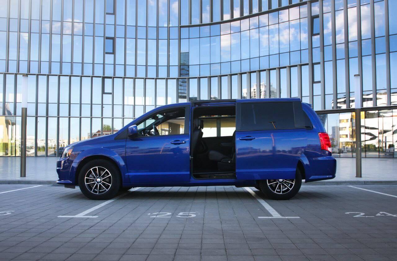 Dodge Grand Caravan GT 2024 года в аренду в Бресте