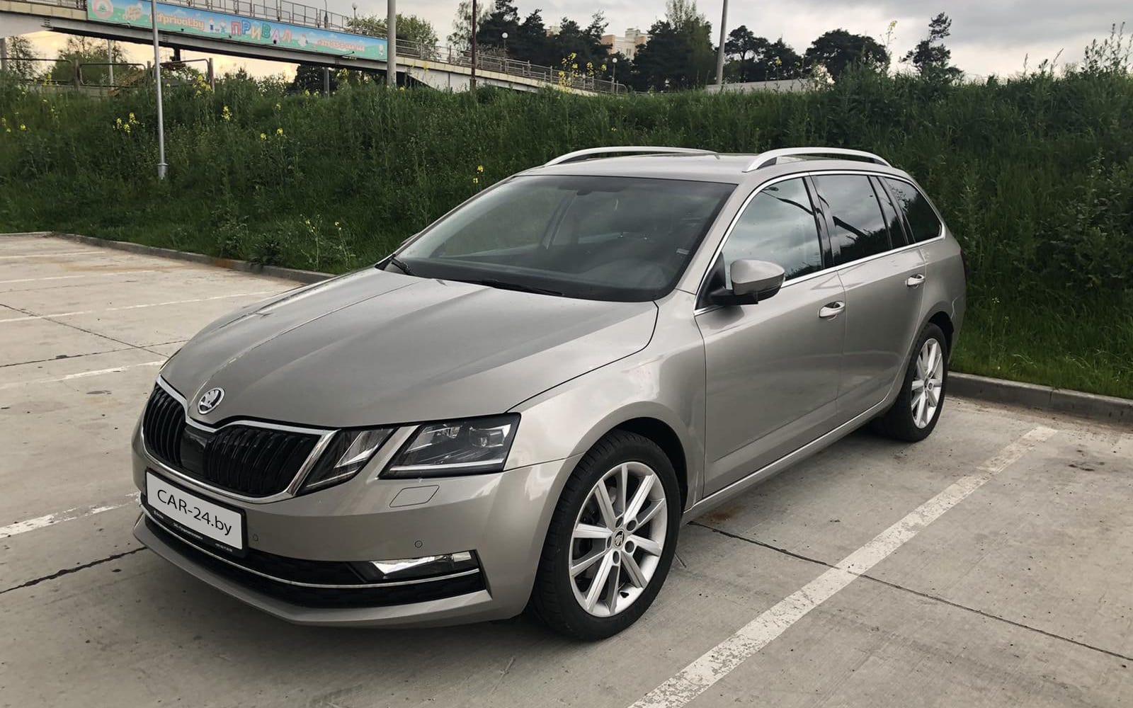 Skoda Octavia Combi 2017 года в аренду в Гродно