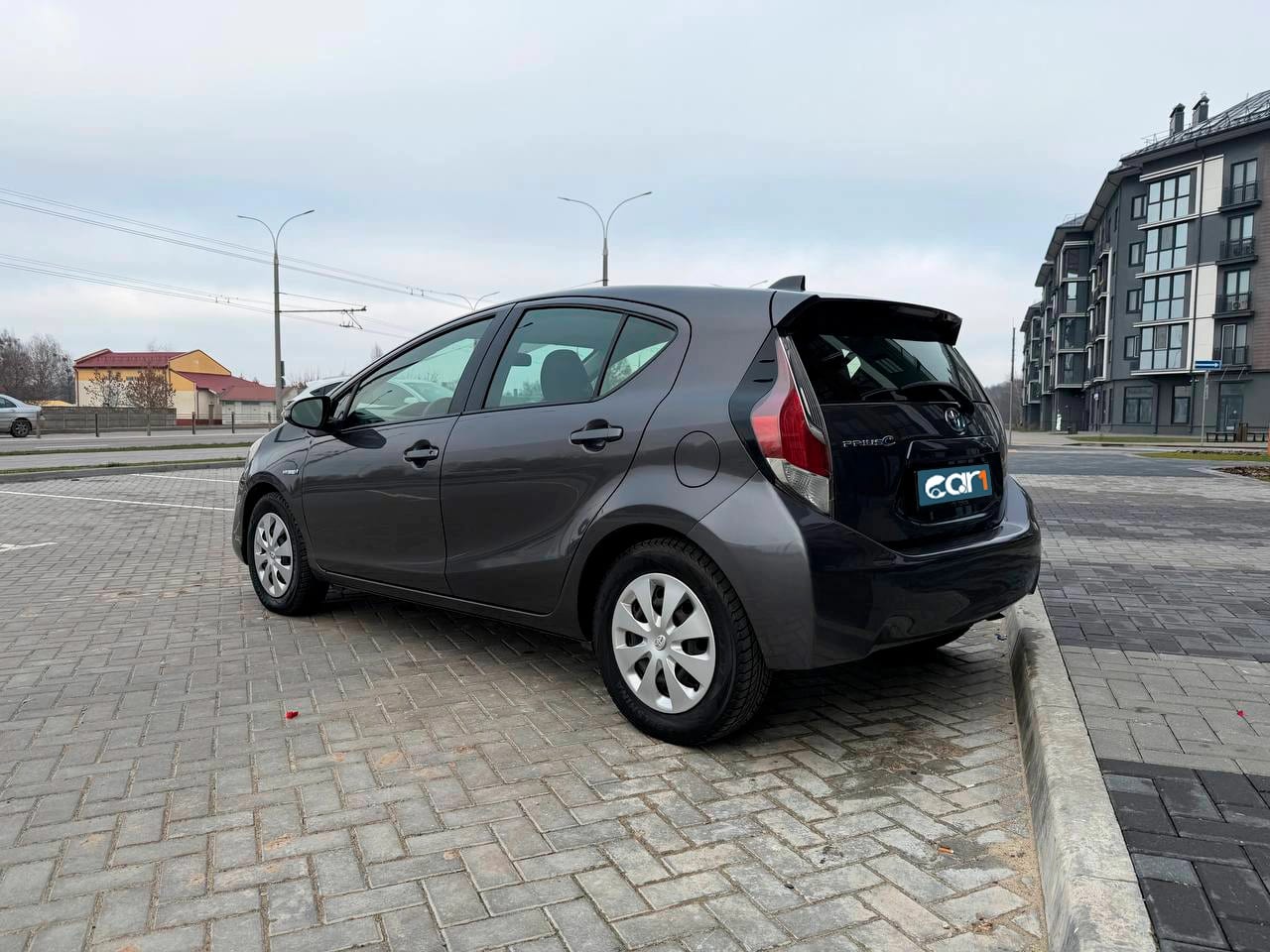 Toyota Prius C 2016 — фото 2