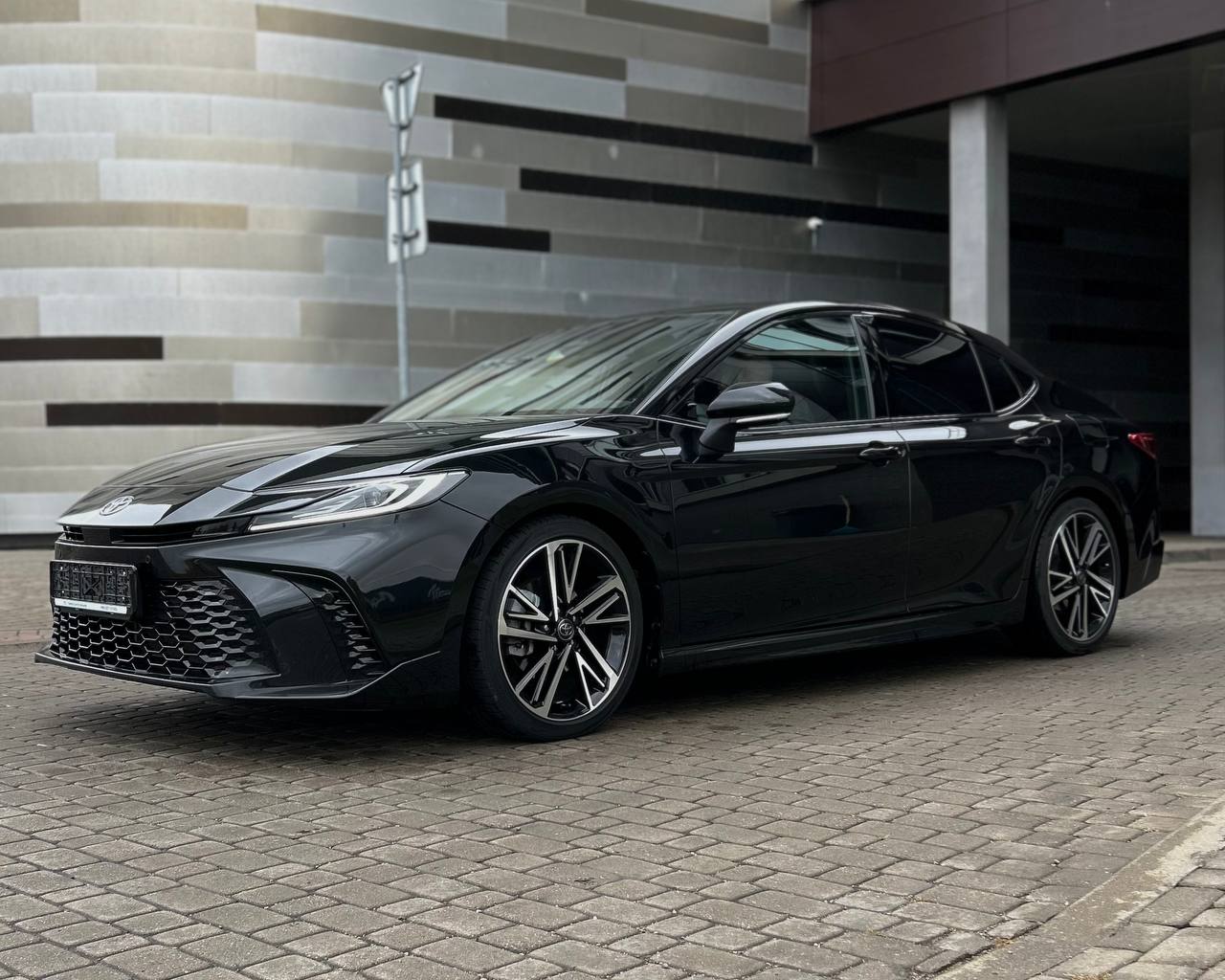 Toyota Camry XV80 — фото 3
