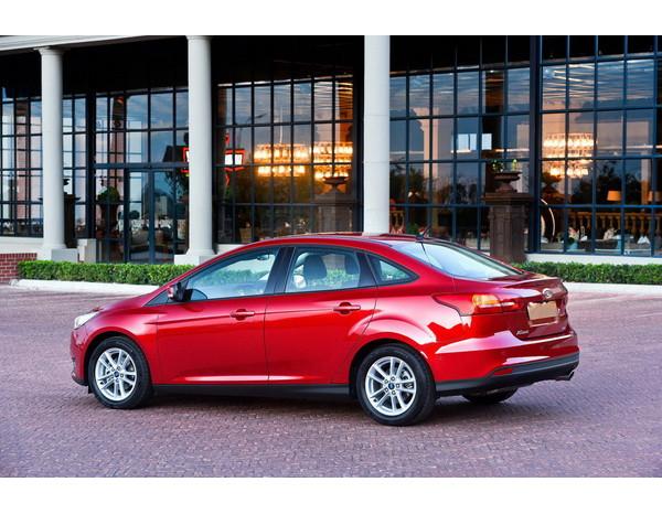 Ford Focus 2018 — фото 3