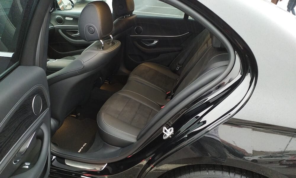 Mercedes-Benz E450 (чёрный) 2019 года в аренду в Минске