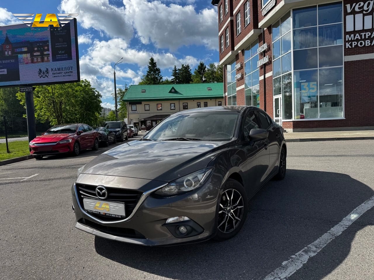 Mazda 3 2016 — аренда от 159 Br/сутки