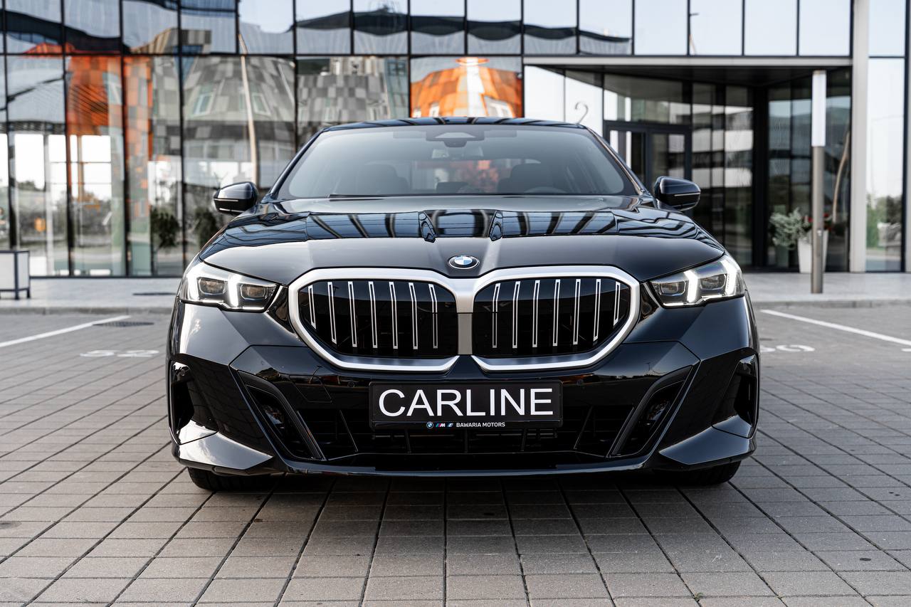 BMW 5-Series G60 xDrive 2025 — фото 2