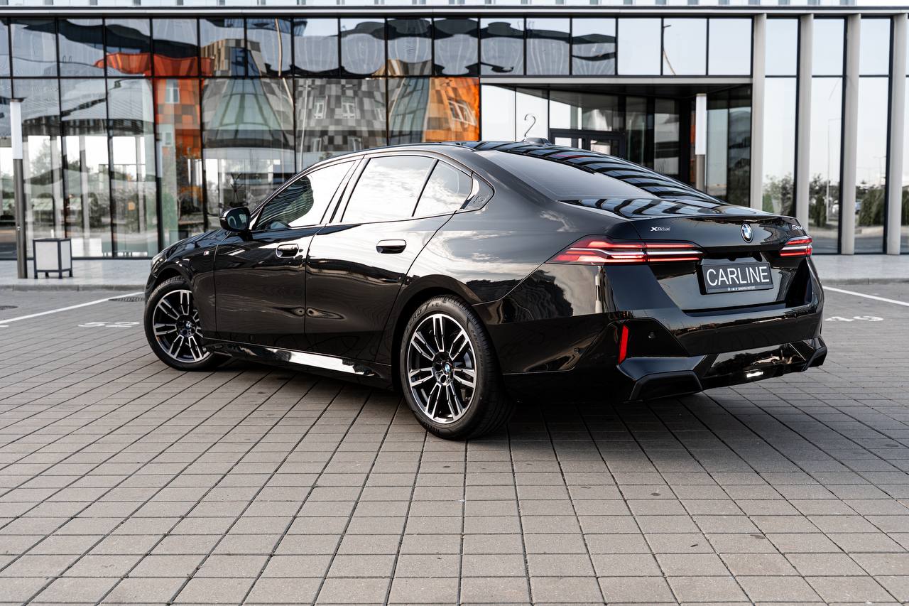 BMW 5-Series G60 xDrive 2025 — фото 4