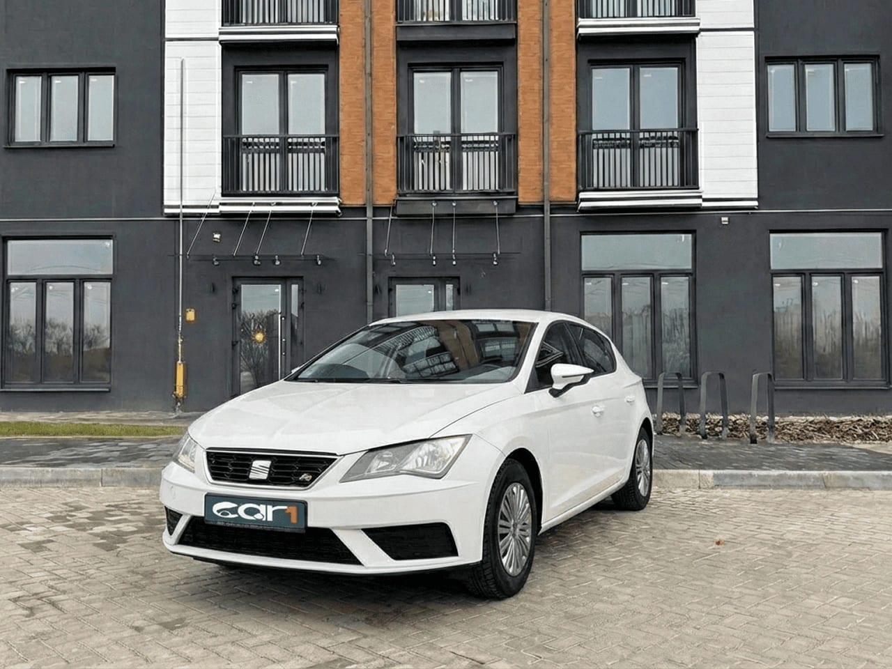 Seat Leon 2018 — аренда от 70 Br/сутки