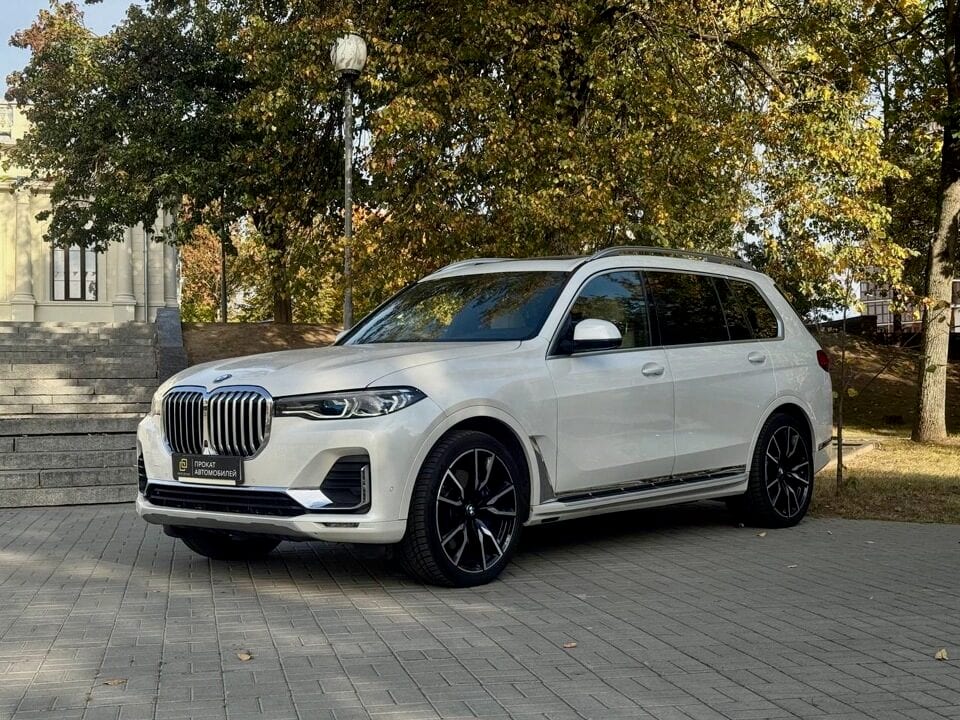 BMW X7 2021 года в аренду в Минске
