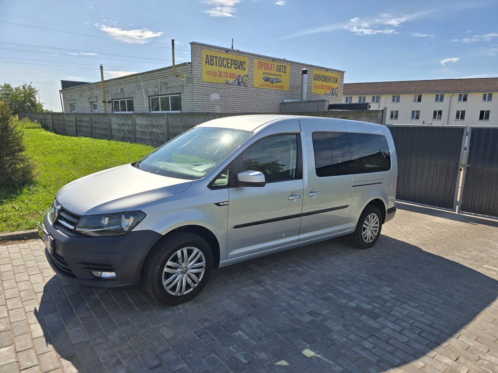 Volkswagen Caddy Maxi 2017 — аренда от 90 Br/сутки