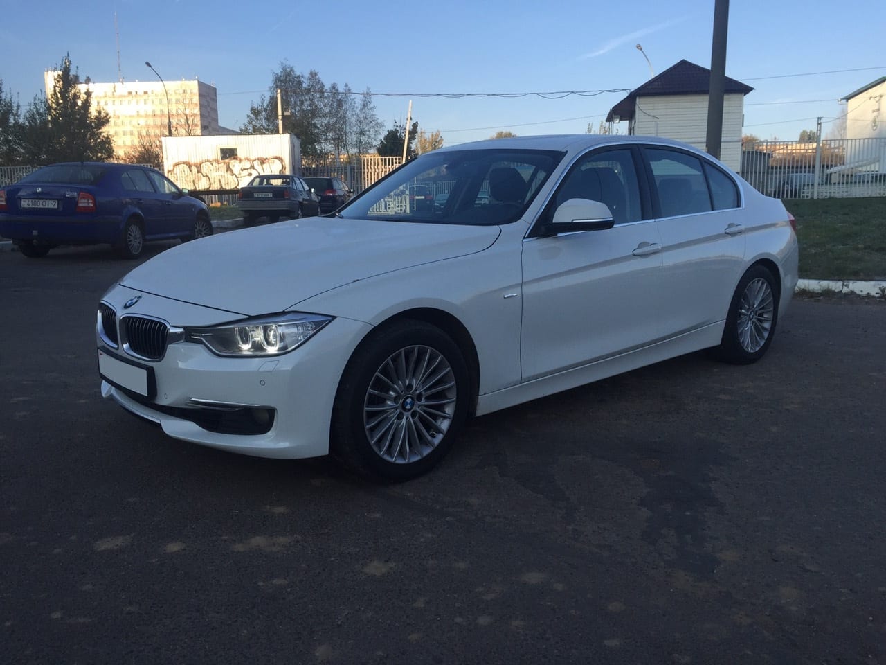 BMW 320 F30 2014 — аренда от 280 Br/сутки