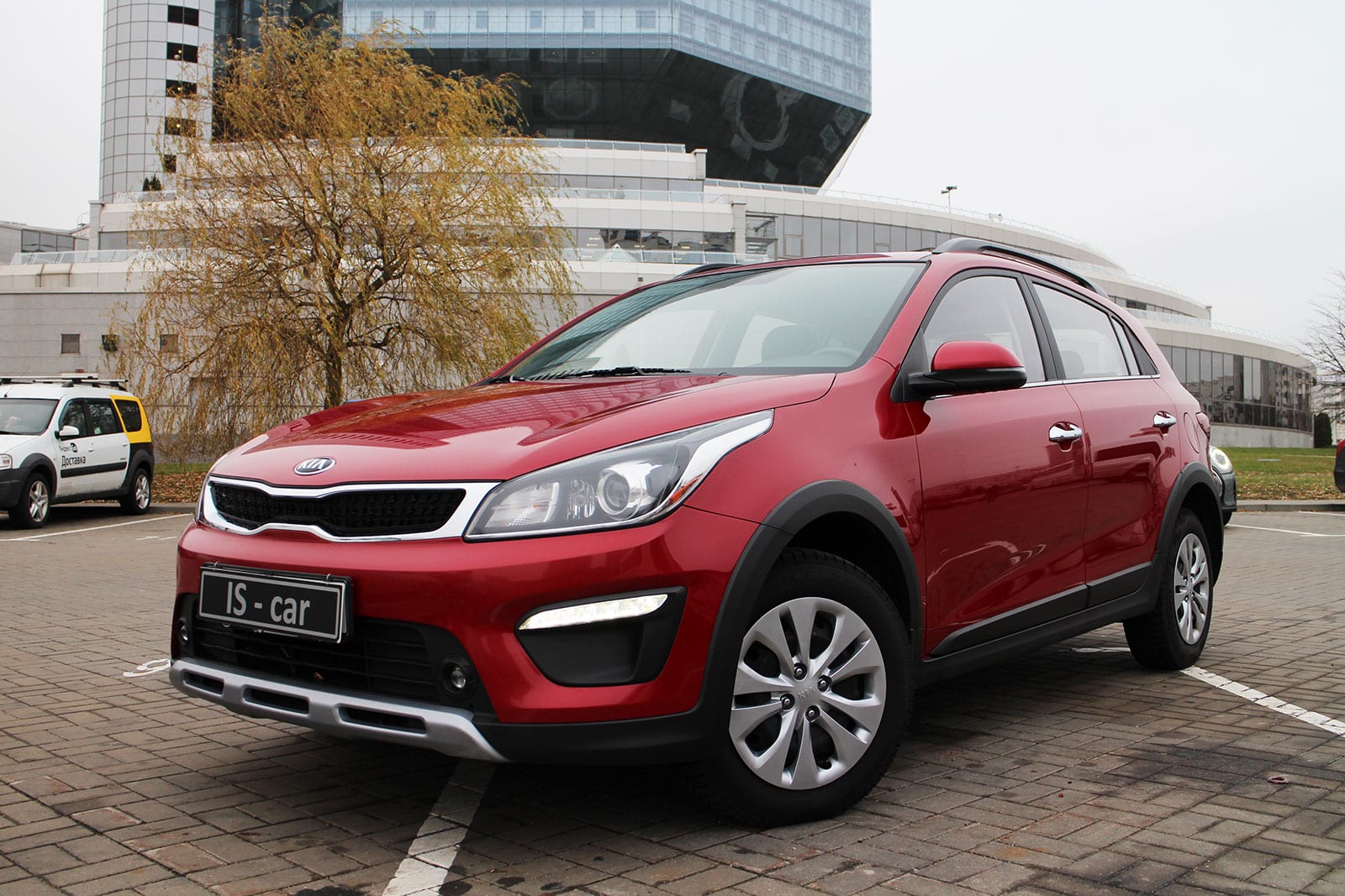 Kia Rio X-line Red 2021 — аренда от 128 Br/сутки