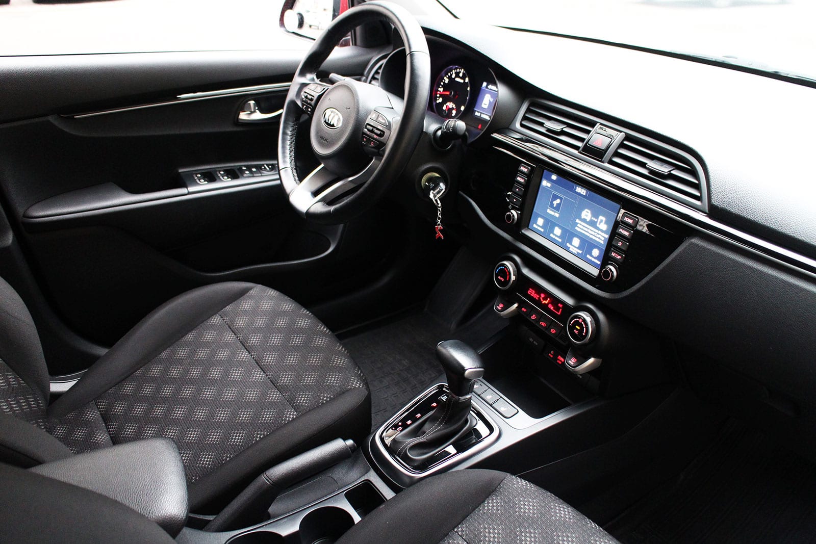 Kia Rio X-line Red 2021 года в аренду в Минске