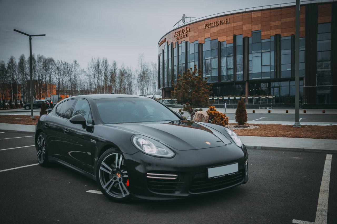 Porsche Panamera 2014 года в аренду в Минске