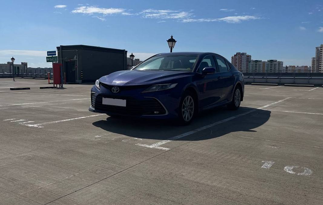 Toyota Camry — фото 2