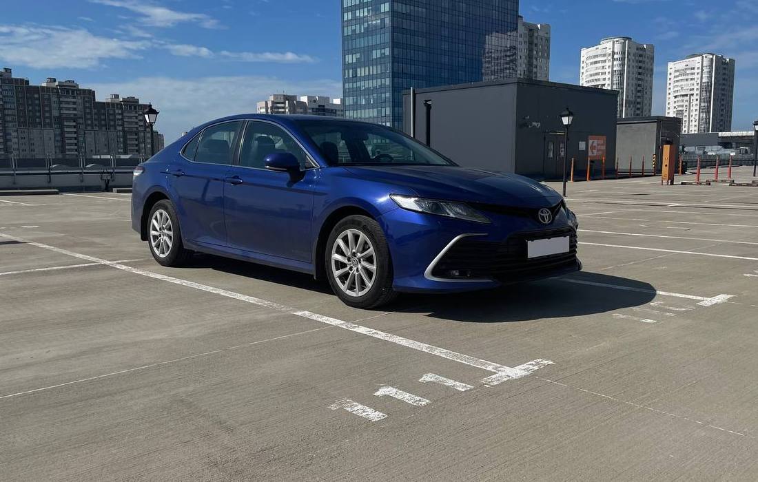 Toyota Camry — фото 3