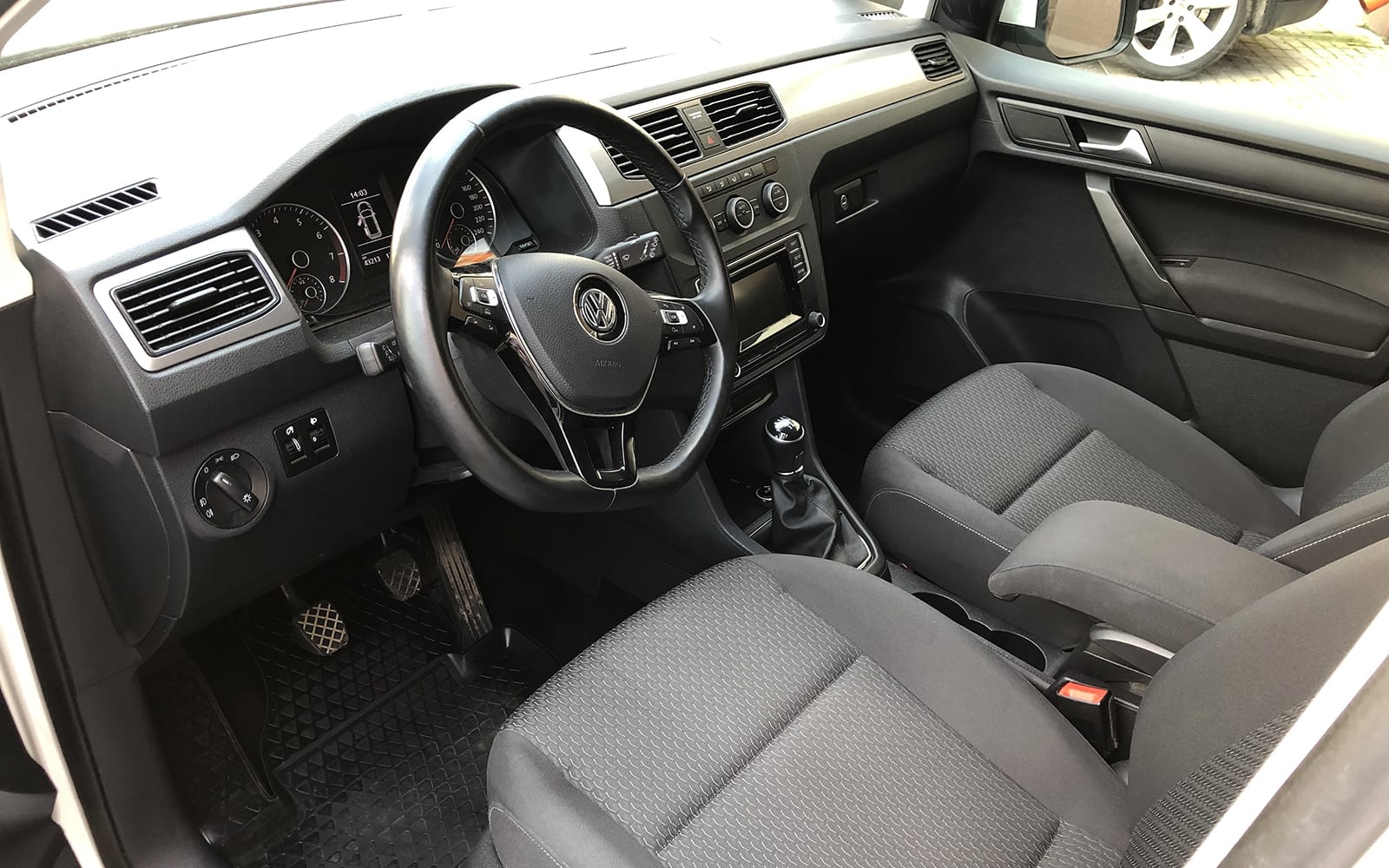 Volkswagen Caddy Maxi Life 2020 — фото 3