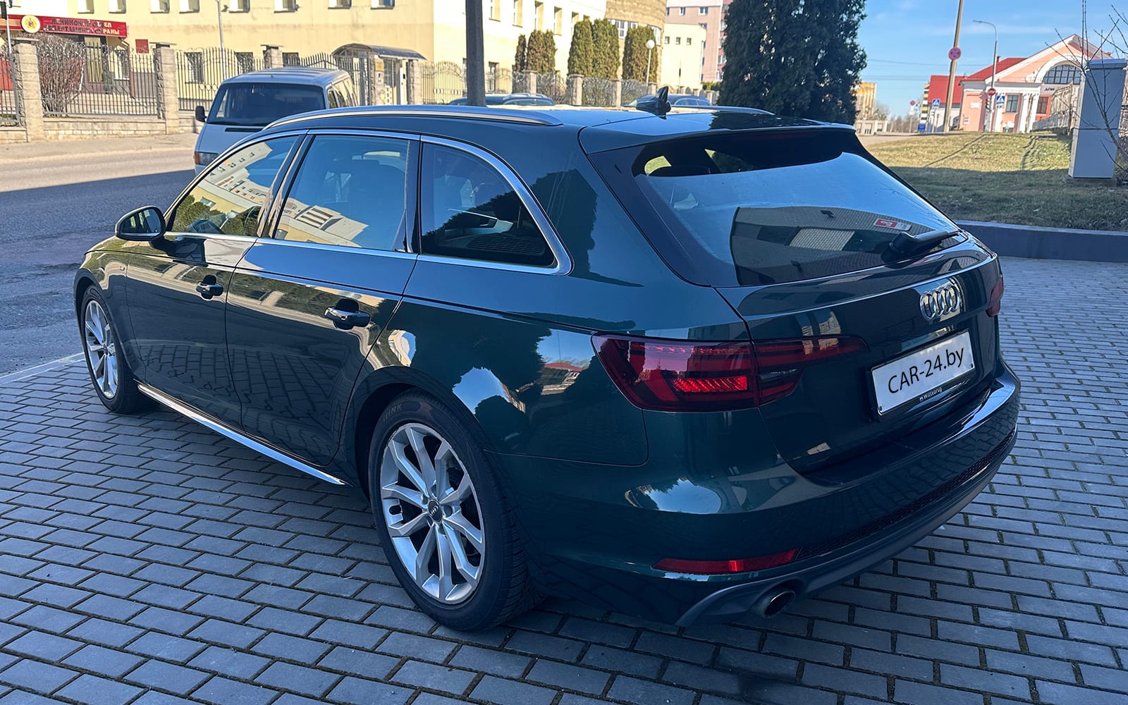Audi A4 Avant 2018 — фото 2