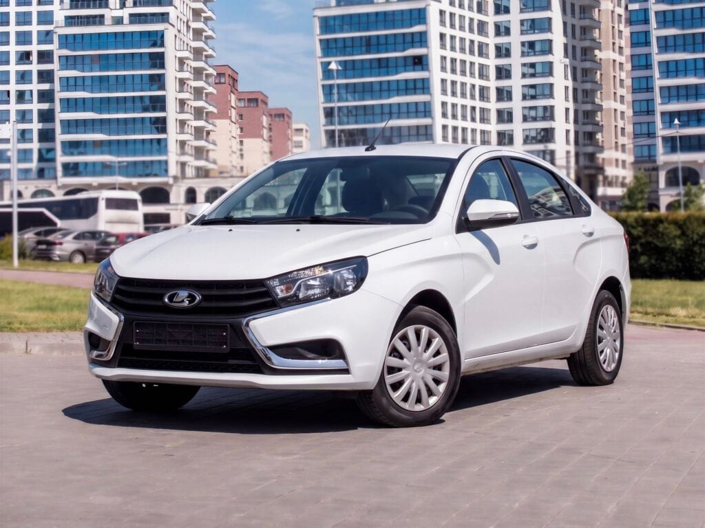 Lada Vesta White 2021 — аренда от 120 Br/сутки