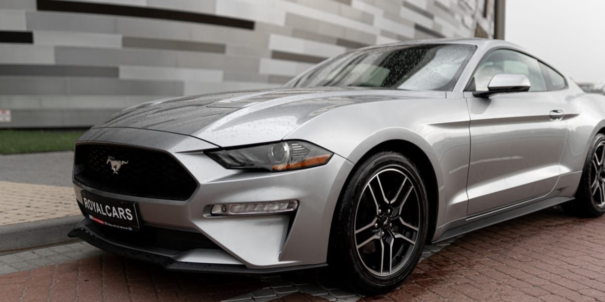 Ford Mustang Grey 2020 года в аренду в Минске