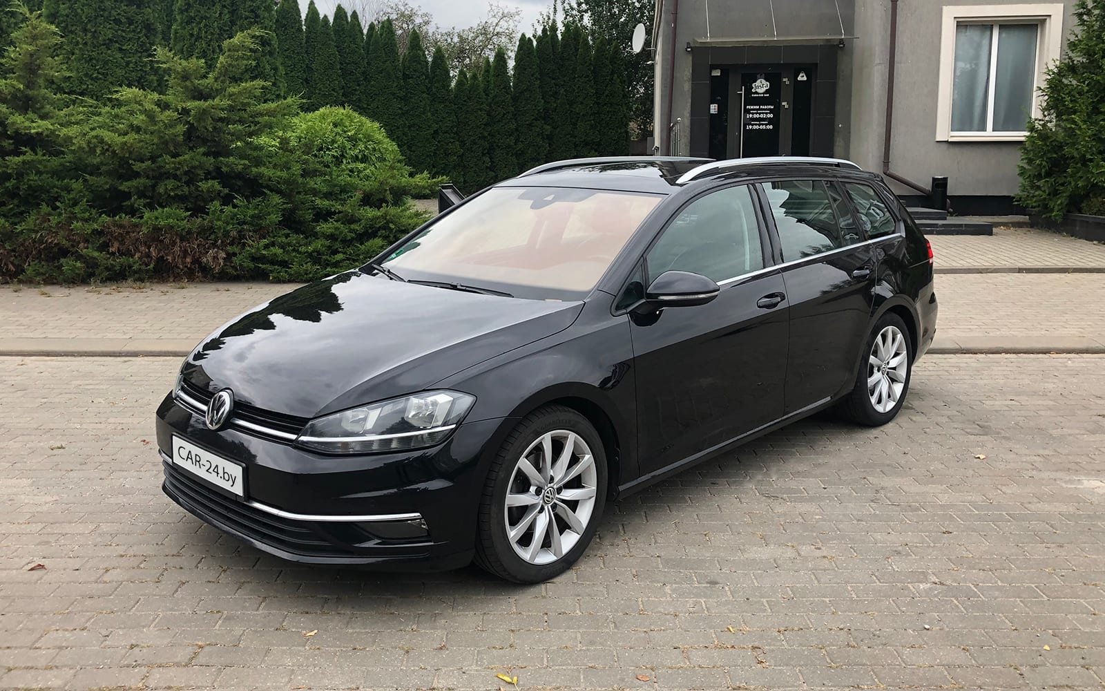 Volkswagen Golf Variant 2019 — аренда от 80 Br/сутки