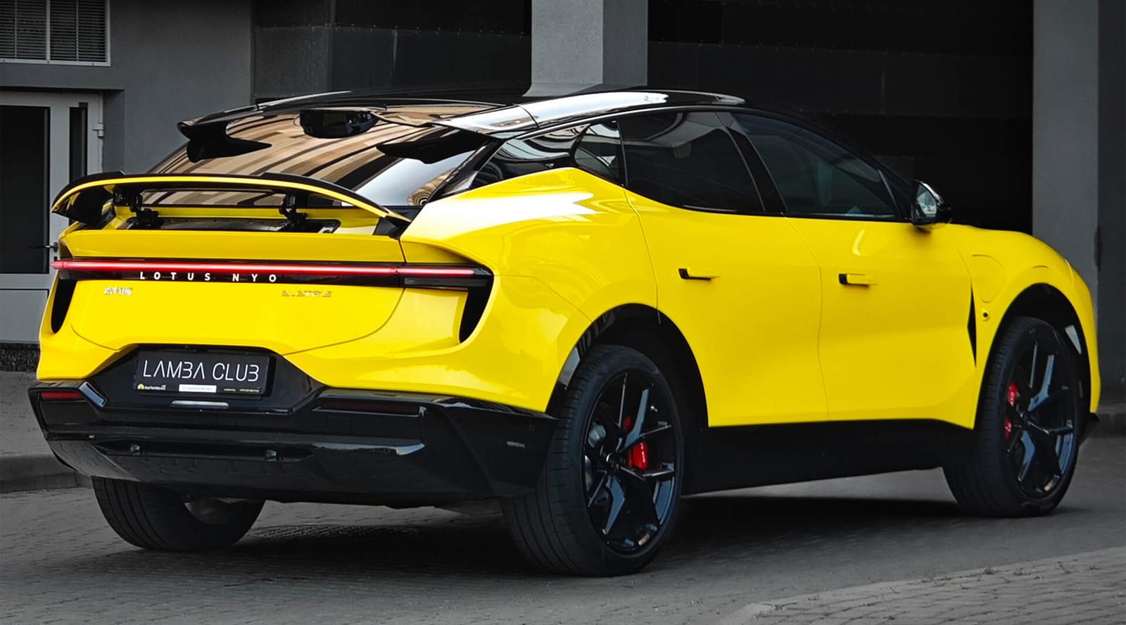 Lotus Eletre — фото 3