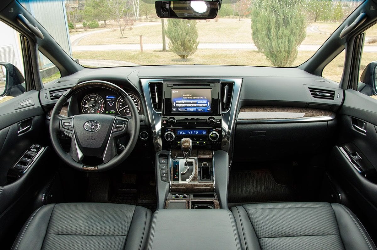 Toyota Alphard 2020 года в аренду в Минске